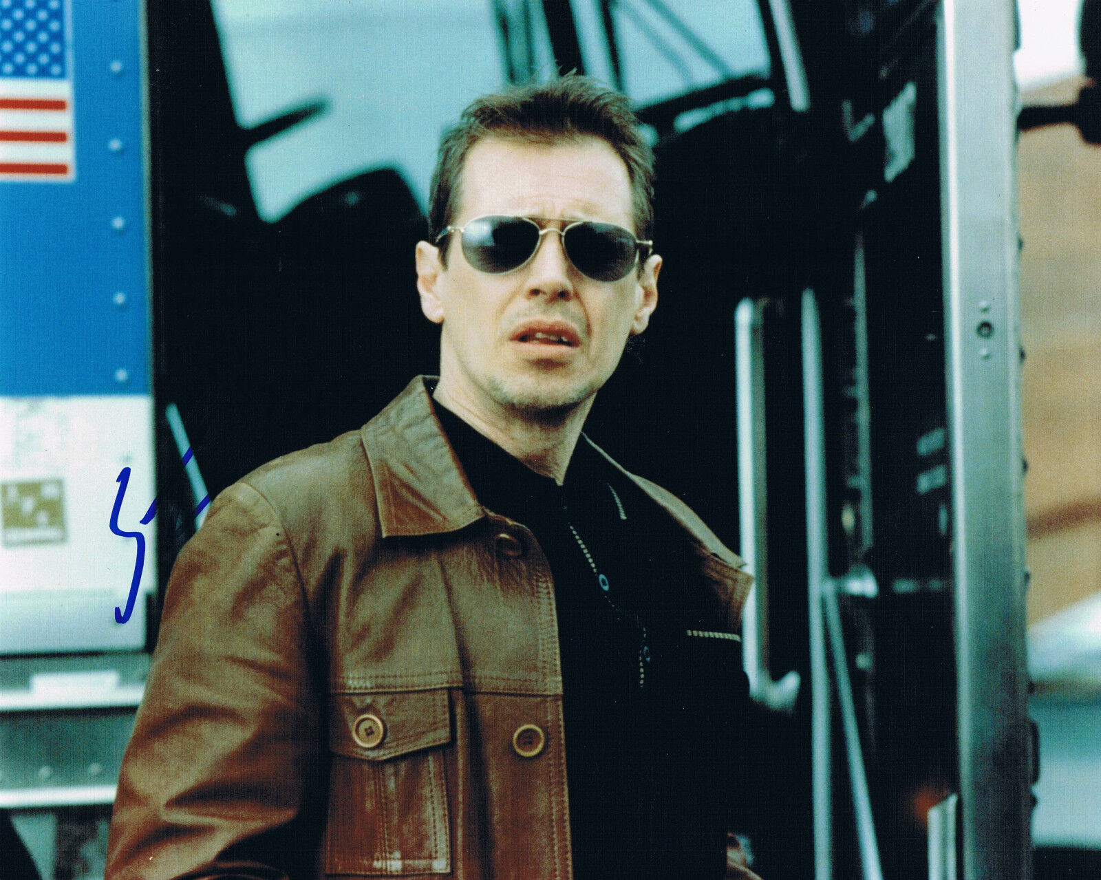 Steve Buscemi 1957- genuine autograph 8x11