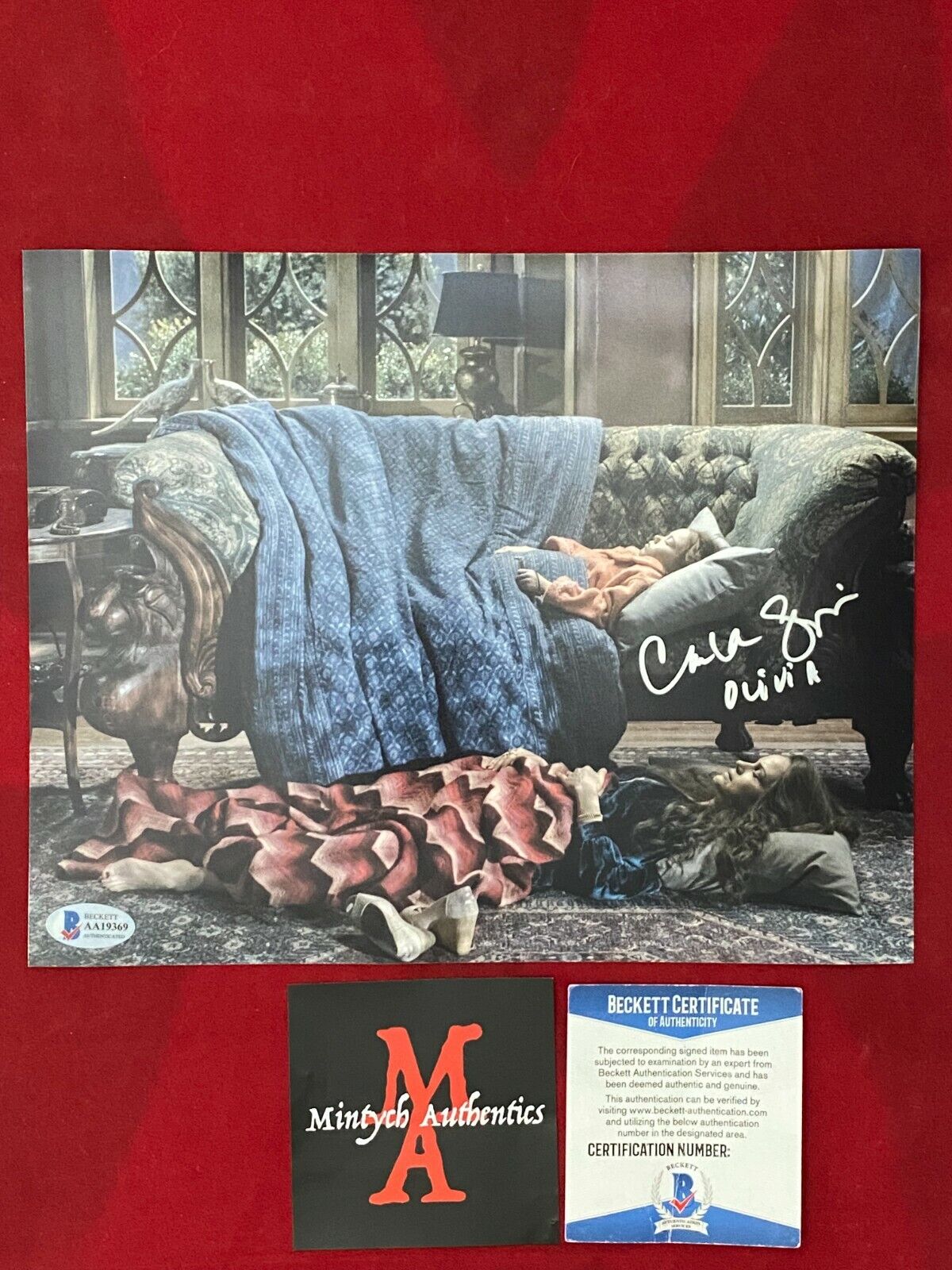 CARLA GUGINO AUTOGRAPHED SIGNED 8x10 Photo Poster painting! THE HAUNTING OF HILL HOUSE! BECKETT!