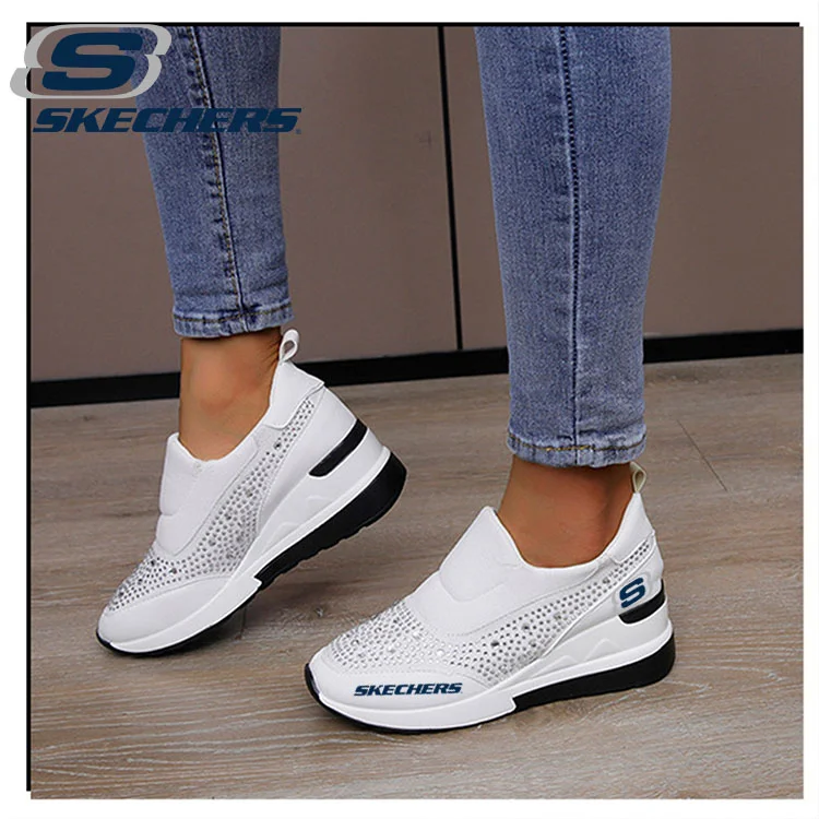 NAJLEPŠIA KAŽDODENNÁ ORTOPEDICKÁ MASÁŽNA OBUV SKECHERS® 2025