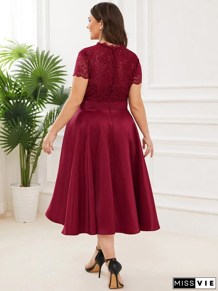 Elegant Plus Size Lace A-line Cocktail Dress with Pockets