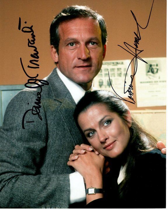 DANIEL J. TRAVANTI and VERONICA HAMEL signed HILL STREET BLUES 8x10 Photo Poster painting