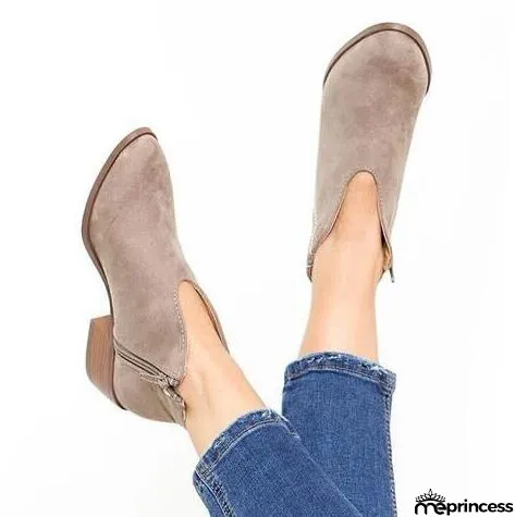 Cool and elegant Boots