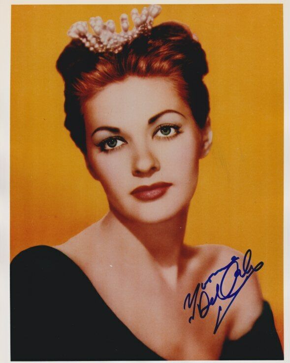 Yvonne De Carlo signed 8x10 Photo Poster painting In-person