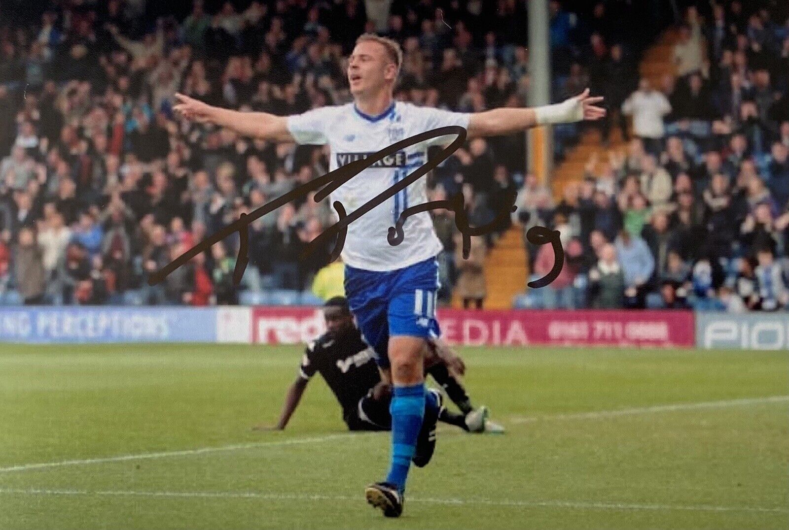 Tom Pope Genuine Hand Signed Bury 6X4 Photo Poster painting