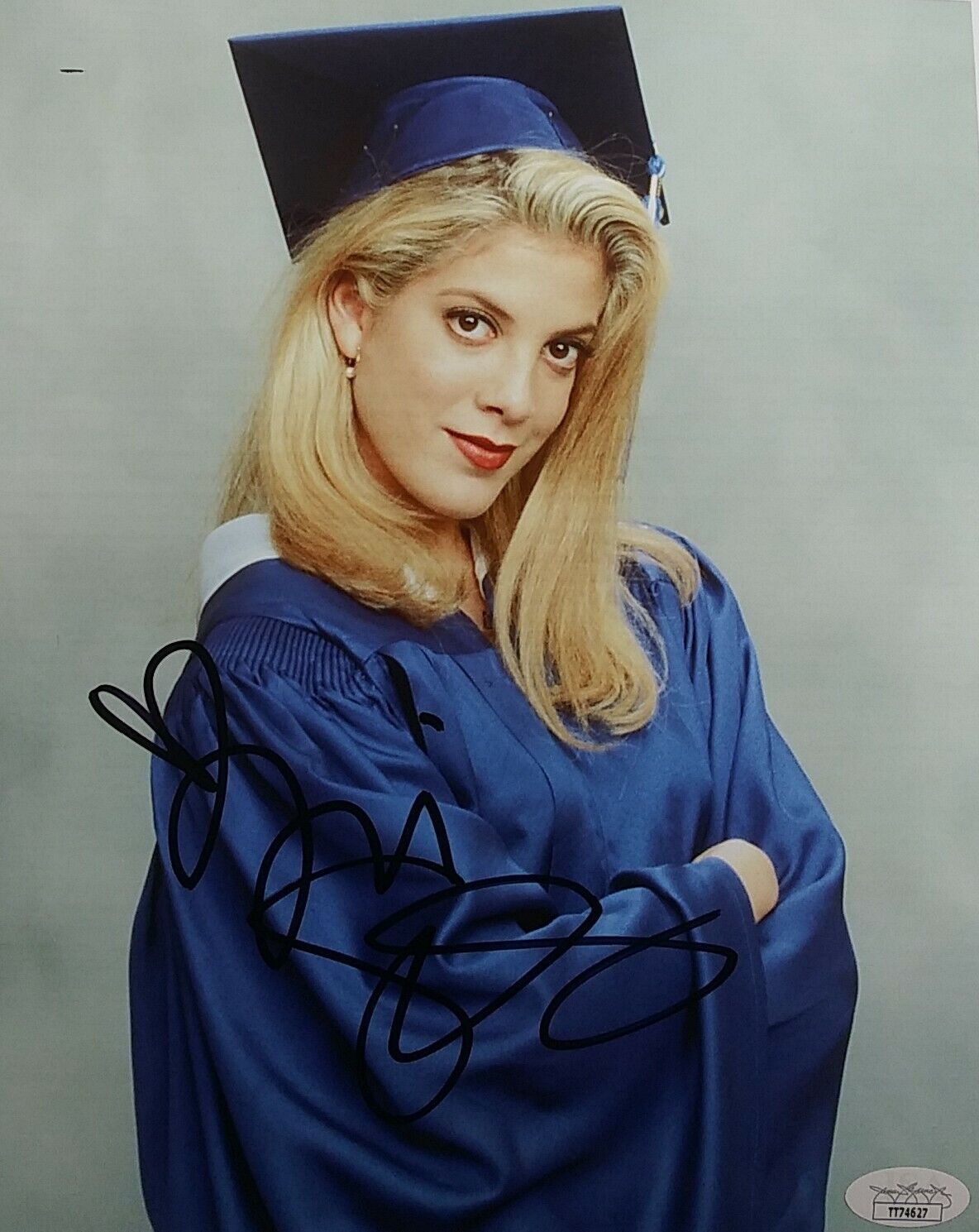 Tori Spelling - Beverly Hills 90210 - signed 8 x 10 coa JSA