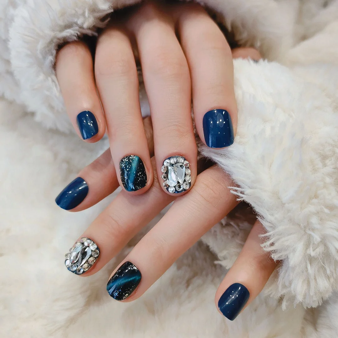 24pcs Women Wearable Full Cover Fake press on Nails Fresh Japanese Style Matcha Green with Shiny Rhinestone fake nails with gule-Nail Inspo