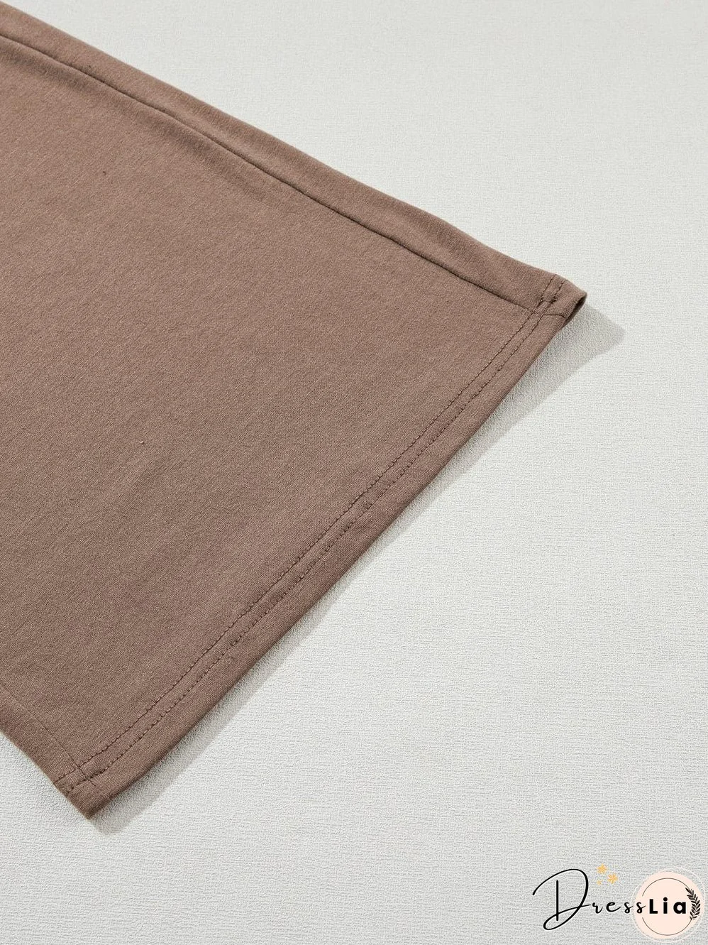 Relaxed and Stylish: Two-Piece Set for Weekend Wear