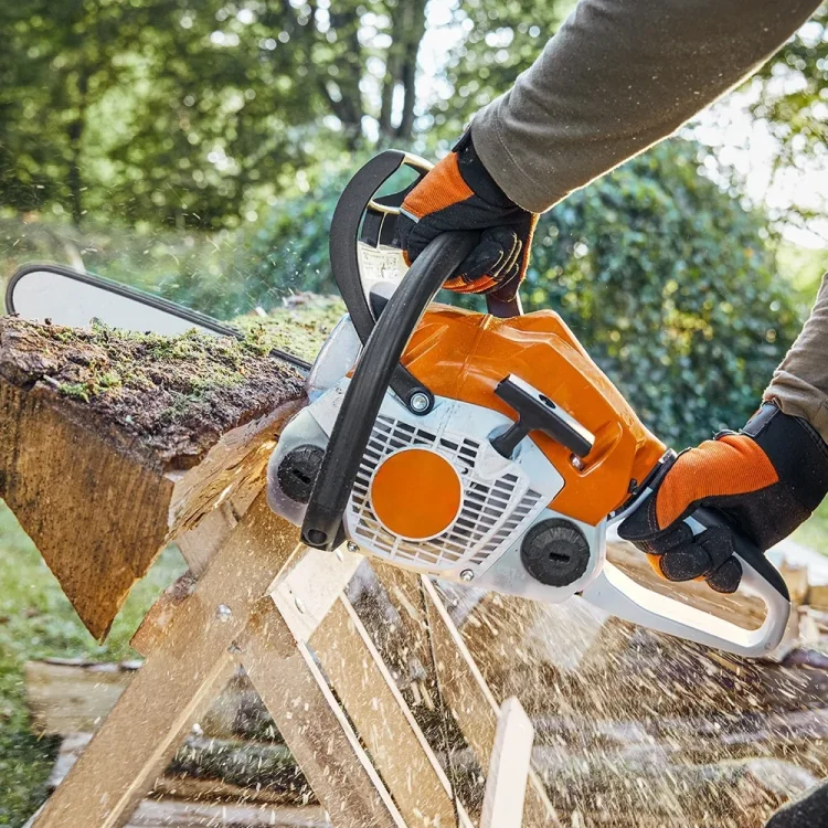Noul mini ferăstrău electric cu lanț pentru tăierea precisă, fără efort, a oricărui tip de lemn
