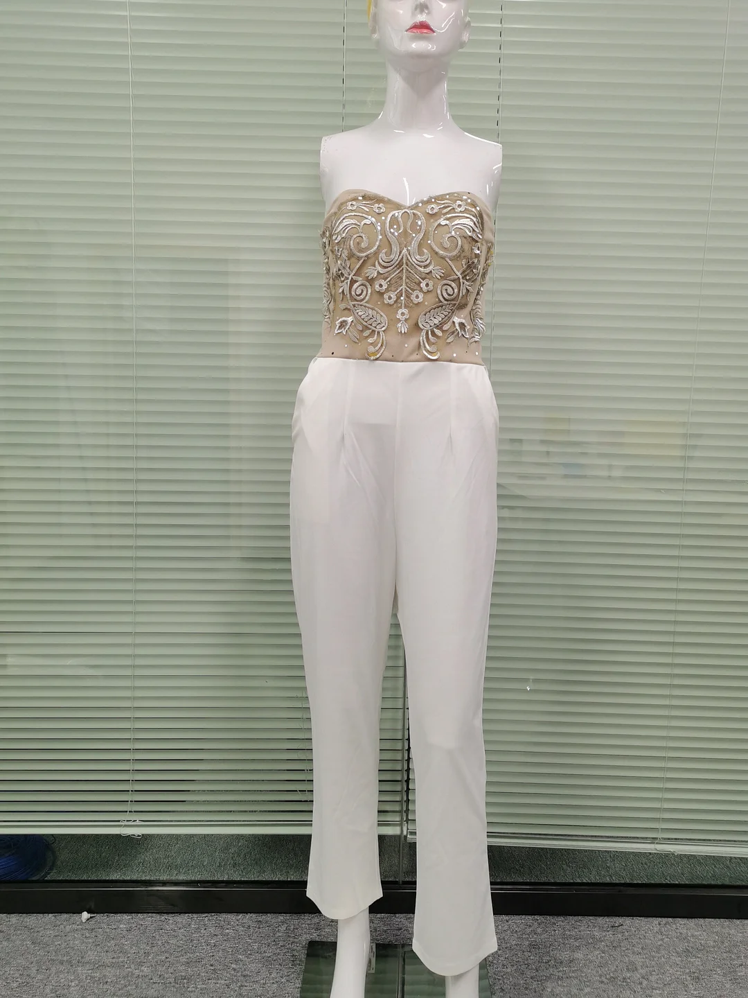 Billlnai  2023  Graduation party  Women Jumpsuit Spring Autumn New Chest Wrapped Sexy Slim Sleeveless Embroidered Sequin Lady Straight Long Jumpsuits Lugentolo
