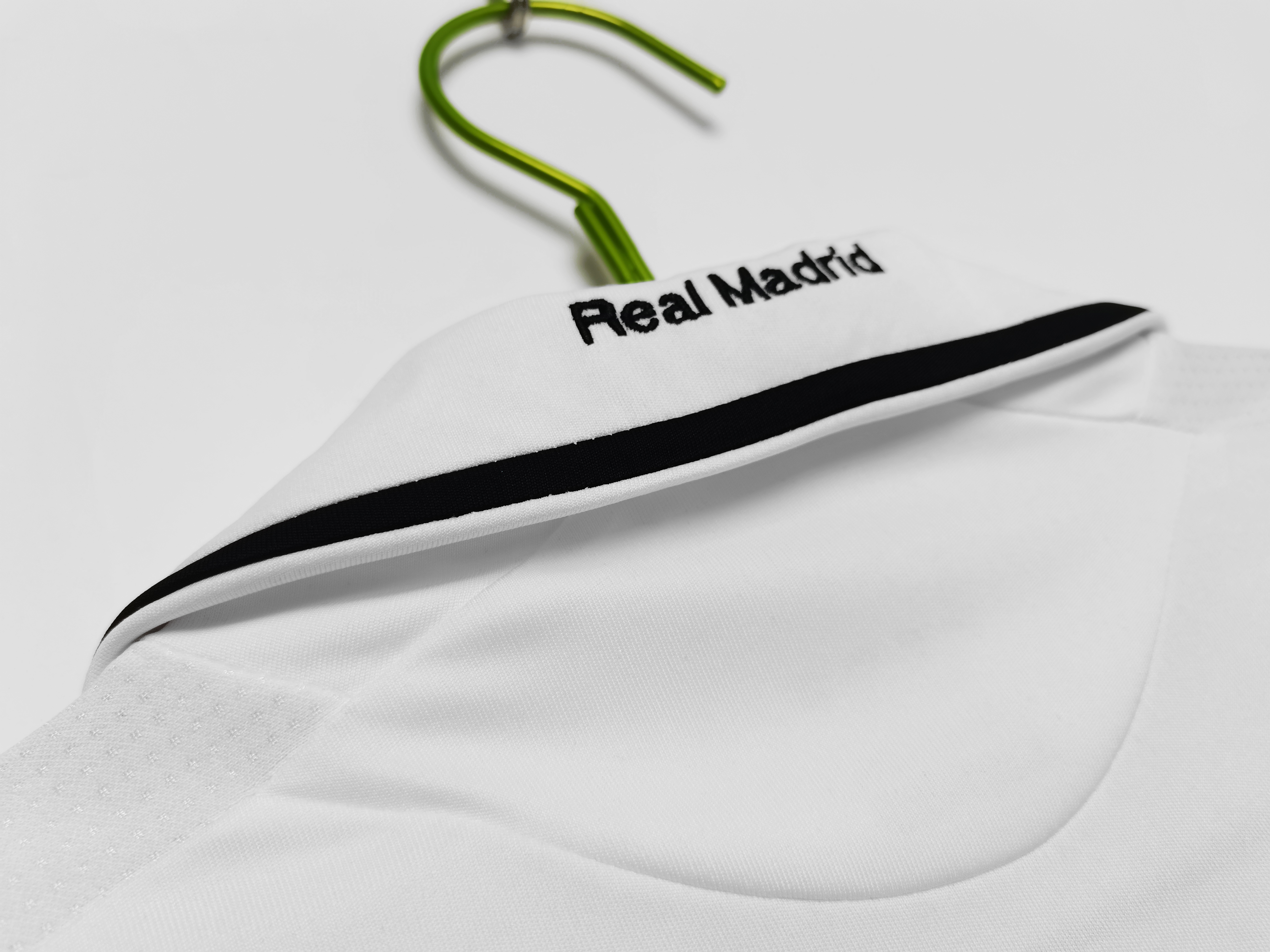 Retro 2008-09 Real Madrid Home Football Shirt Thai Quality