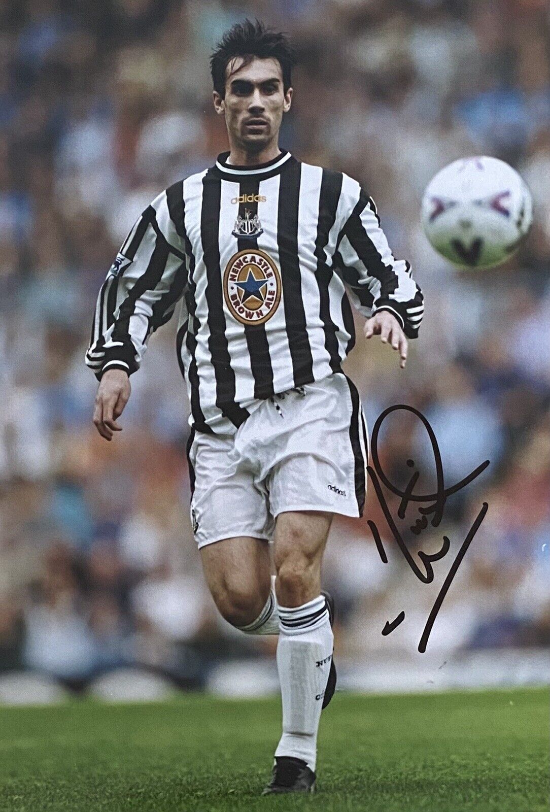 Keith Gillespie Genuine Hand Signed Newcastle United 12x8 Photo Poster painting