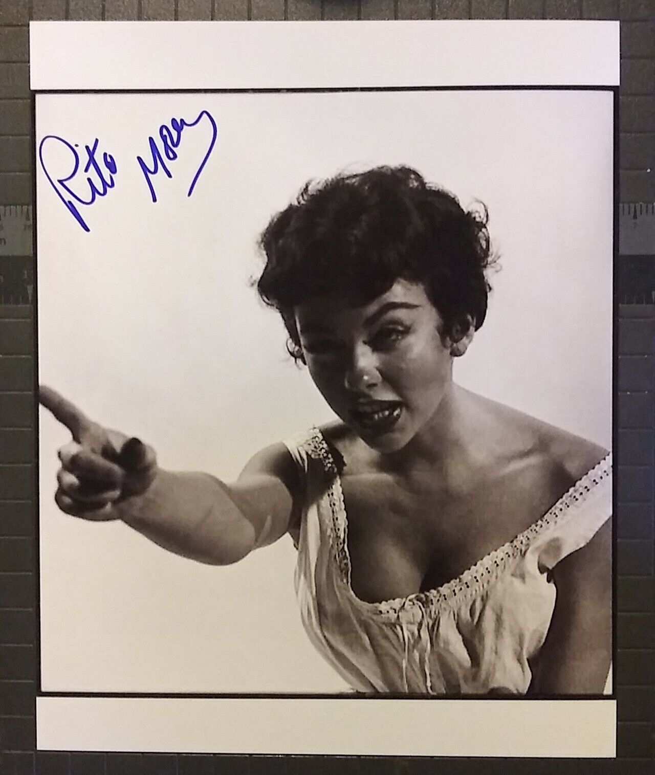 Rita Moreno signed 8x10