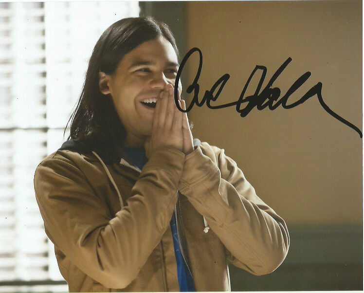 Flash Carlos Valdes Autographed Signed 8x10 Photo Poster painting COA