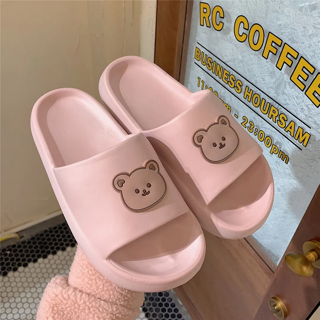 Womans Slippers Leisure Fashion Cartoon Bear Design for Ladies Daily Wearing Beach Garden Light EVA Thicken Sole Flat Slides