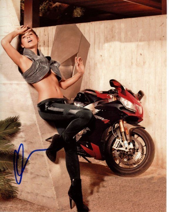 OLIVIA MUNN signed autographed SEXY MOTORCYCLE Photo Poster painting