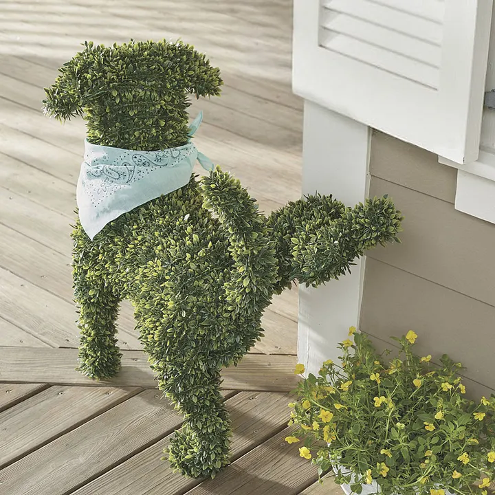 Decorative Peeing Dog Topiary | The Green Head