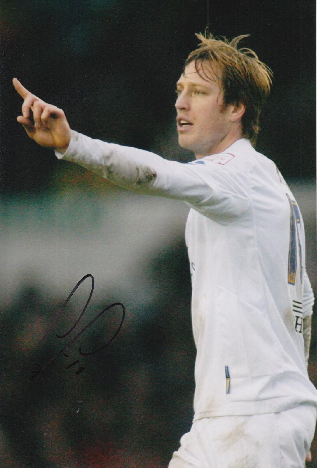 LEEDS UNITED HAND SIGNED LUCIANO BECCHIO 12X8 Photo Poster painting 26.