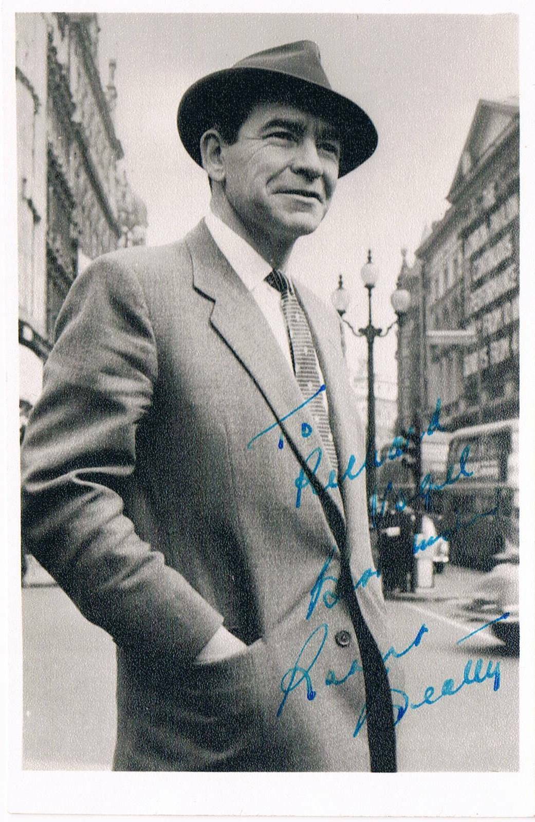 Robert Beatty 1909-92 genuine autograph signed postcard Photo Poster painting 3.5x5.5