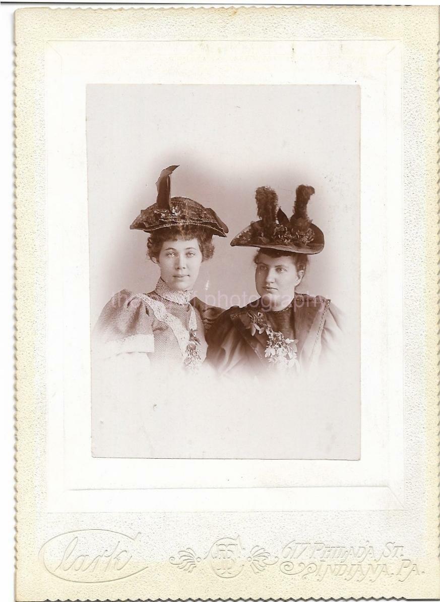 CABINET CARD Portrait HAT LADIES FOUND Photo Poster painting bw18 31 B