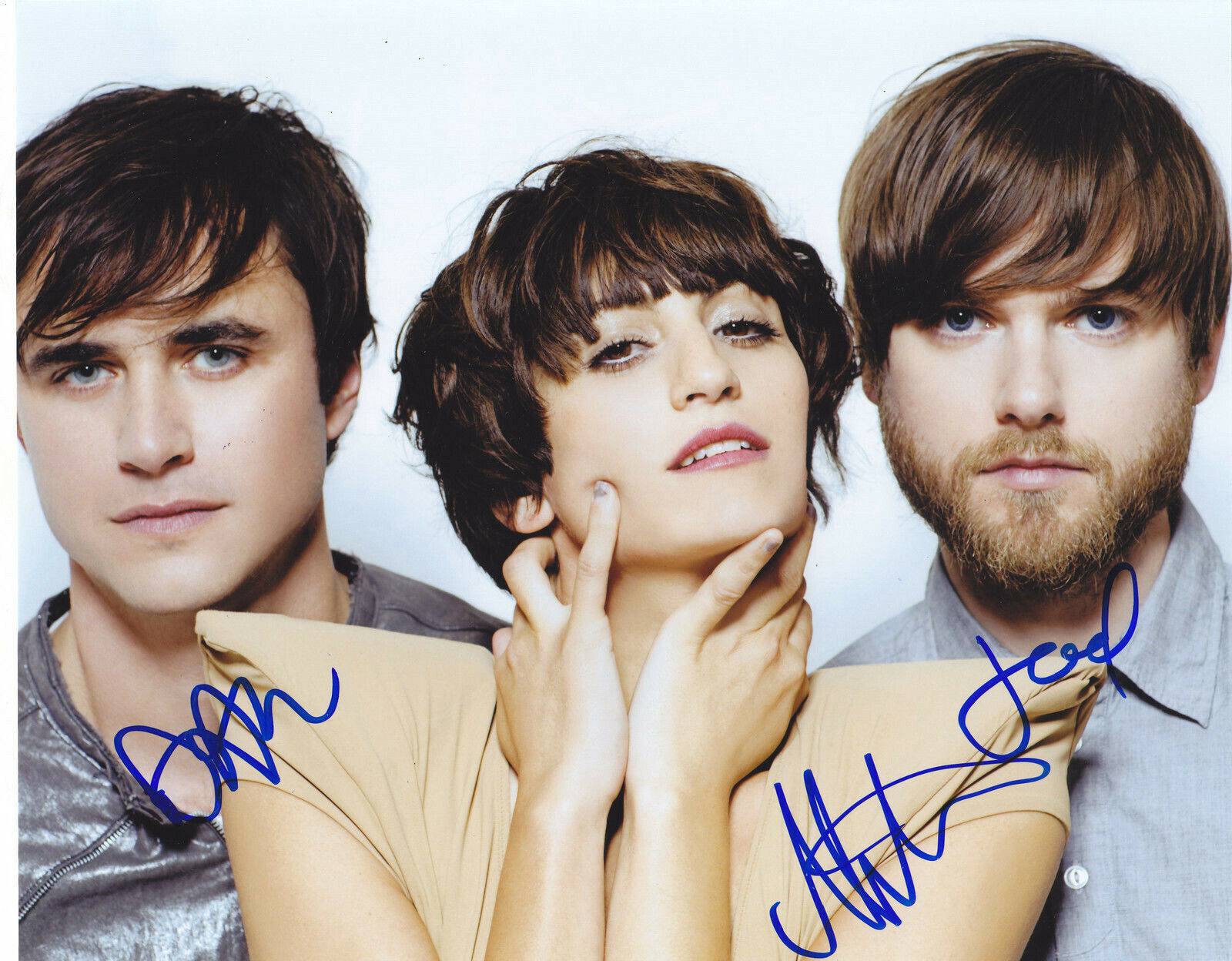 Dragonette SIGNED AUTOGRAPHED 8X10 Photo Poster painting MARTINA SORBARA BIG IN JAPAN