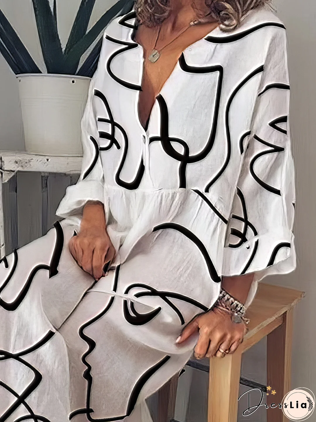 Elegant Abstract Print Maxi Dress