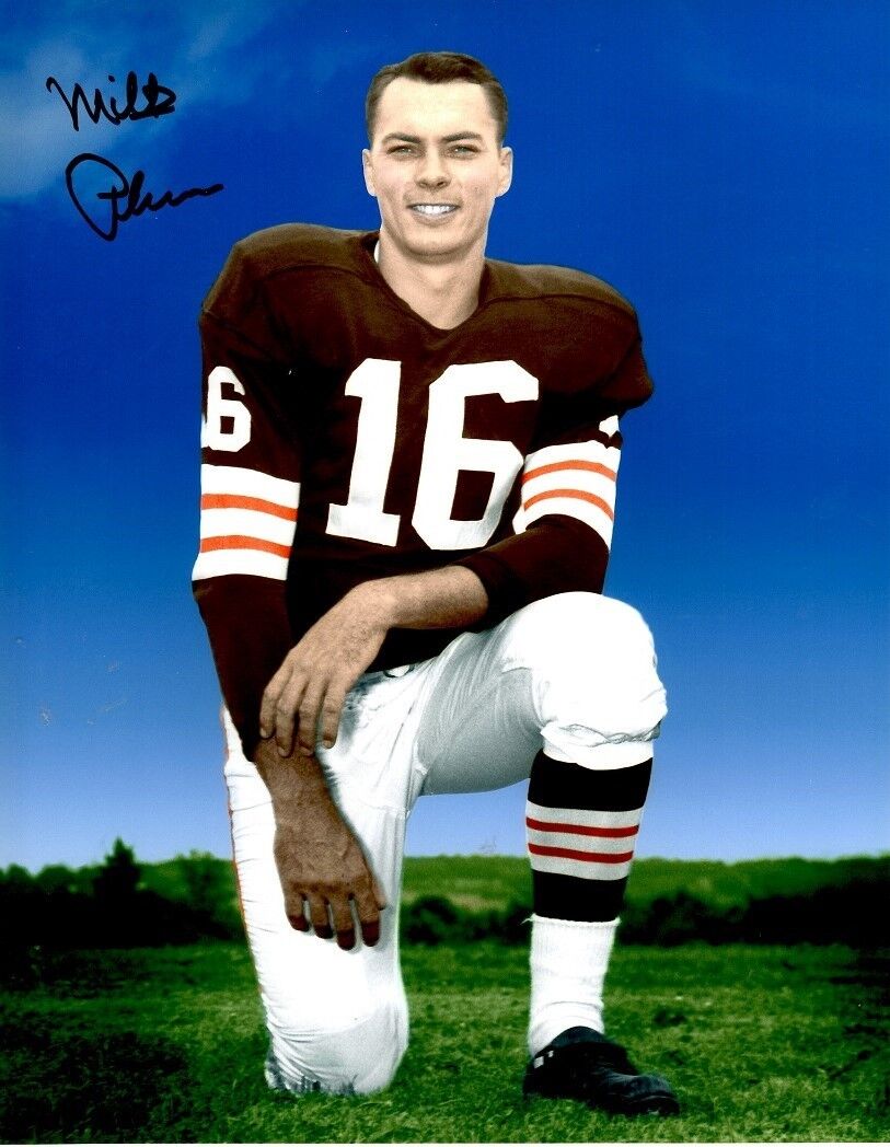 Signed 8x10 MILT PLUM CLEVELAND BROWNS Autographed Photo Poster painting - w/COA