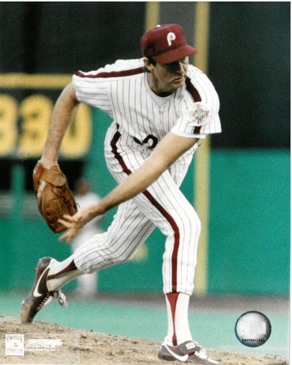 Steve Carlton Unsigned Philadelphia Phillies Glossy 8x10 Photo Poster painting MLB US#498