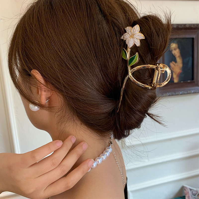 Lily hair clips