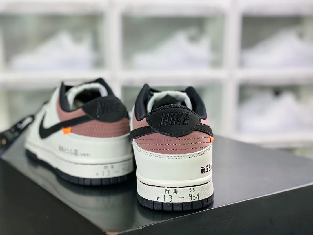 320 男《头文字D》x SB Dunk Low”INITIAL D/Toyota AE86″扣篮系列低帮休闲运动滑板板鞋“米白黑紫藤原拓海”DD1391-107-莆田高仿鞋,莆田鞋,精仿鞋,莆田鞋货源,高仿鞋,高仿鞋货源,莆田鞋批发,安福批发,高仿鞋批发,莆田高仿运动鞋,安福档口