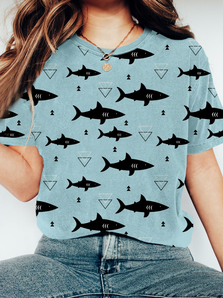 wearshes Shark Geometric Graphic Vintage Cozy T Shirt