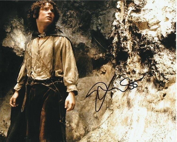 ELIJAH WOOD signed autographed 8x10 THE LORD OF THE RINGS HOBBIT FRODO Photo Poster painting