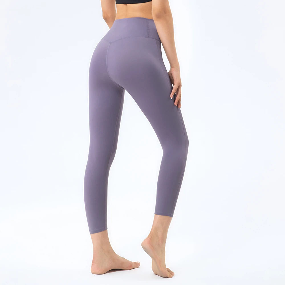 Hergymclothing comfortable capri running leggings with pockets