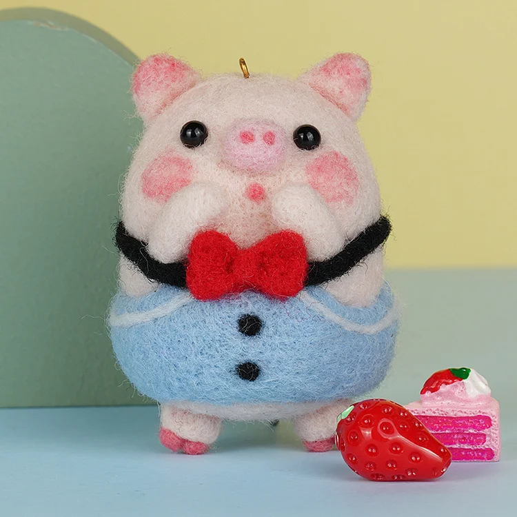 FeltingJoy - Cute Pig Needle Felting Kit - Mr. Piggy