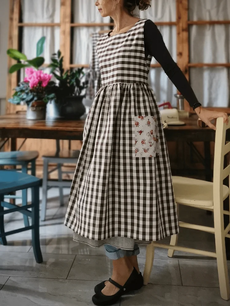 Floral-Pocket Brown Checkered Apron