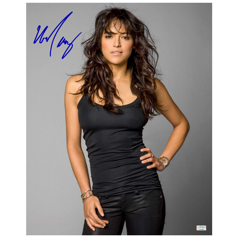 Michelle Rodriguez Autographed Fast and Furious 16x20 Studio Photo Poster painting