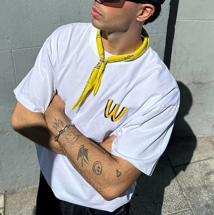Yellow Letter "W" Pattern Print T-shirt