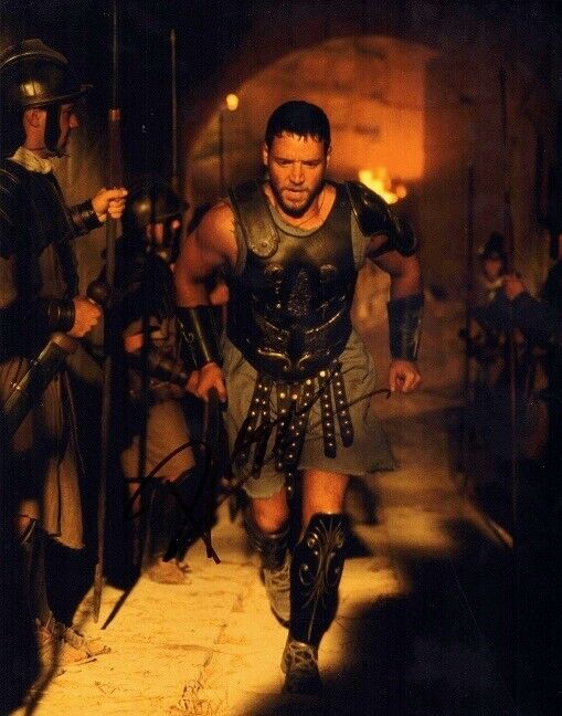 Russell Crowe Signed - Autographed GLADIATOR 11x14 inch Photo Poster painting with Certificate