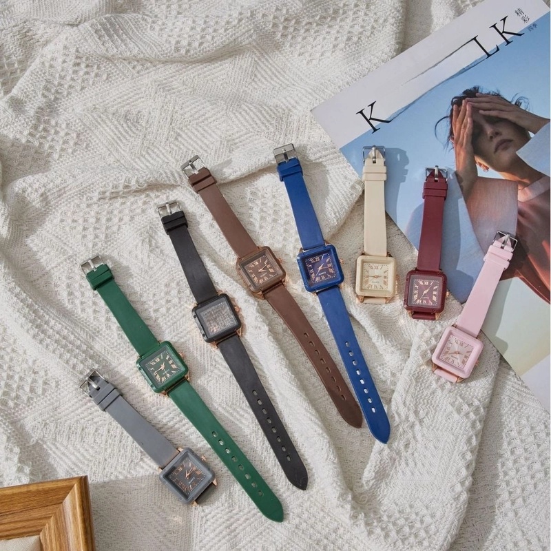 Retro Solid Color Buckle Quartz Watch Women’s Watches