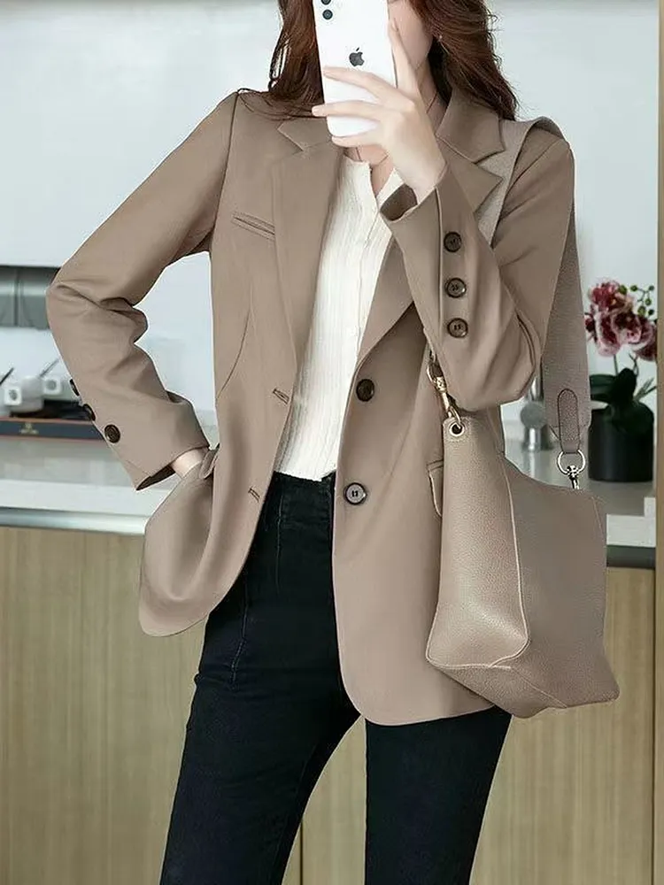Women's Lightweight Jacket with Pockets for Spring and Summer