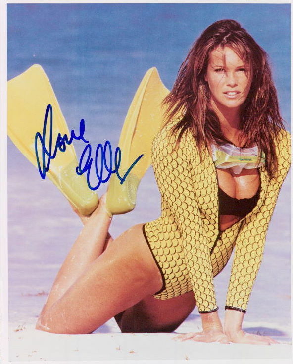 Elle MacPherson (Vintage) in-person signed 8x10 Photo Poster painting