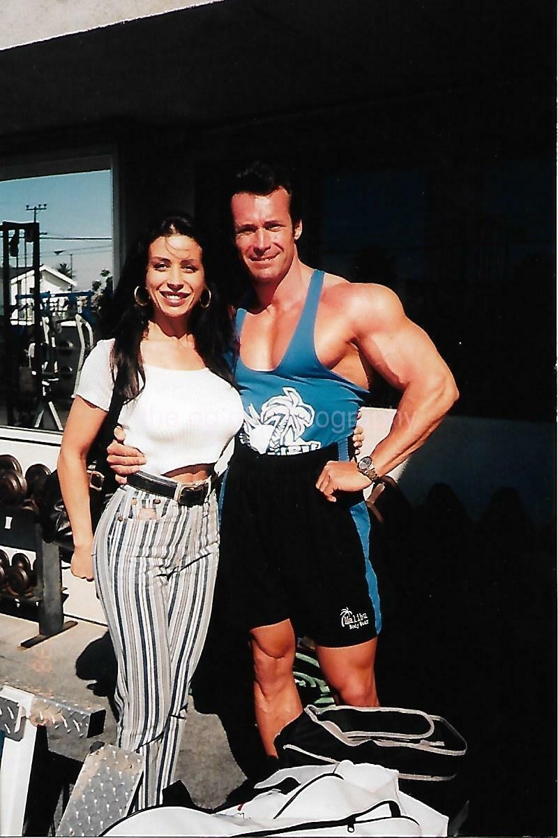 POWER COUPLE Bodybuilder FOUND Photo Poster paintingGRAPH Color PRETTY WOMAN Portrait 04 28 R