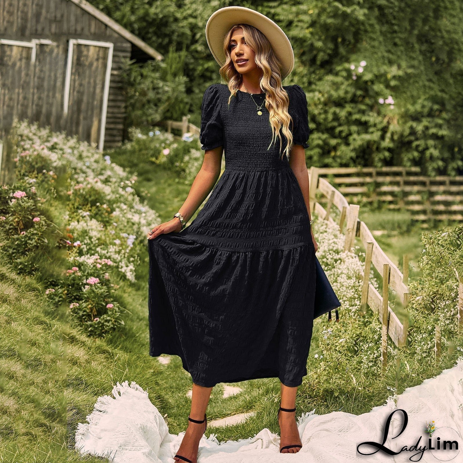 Vintage-inspired and light Dress