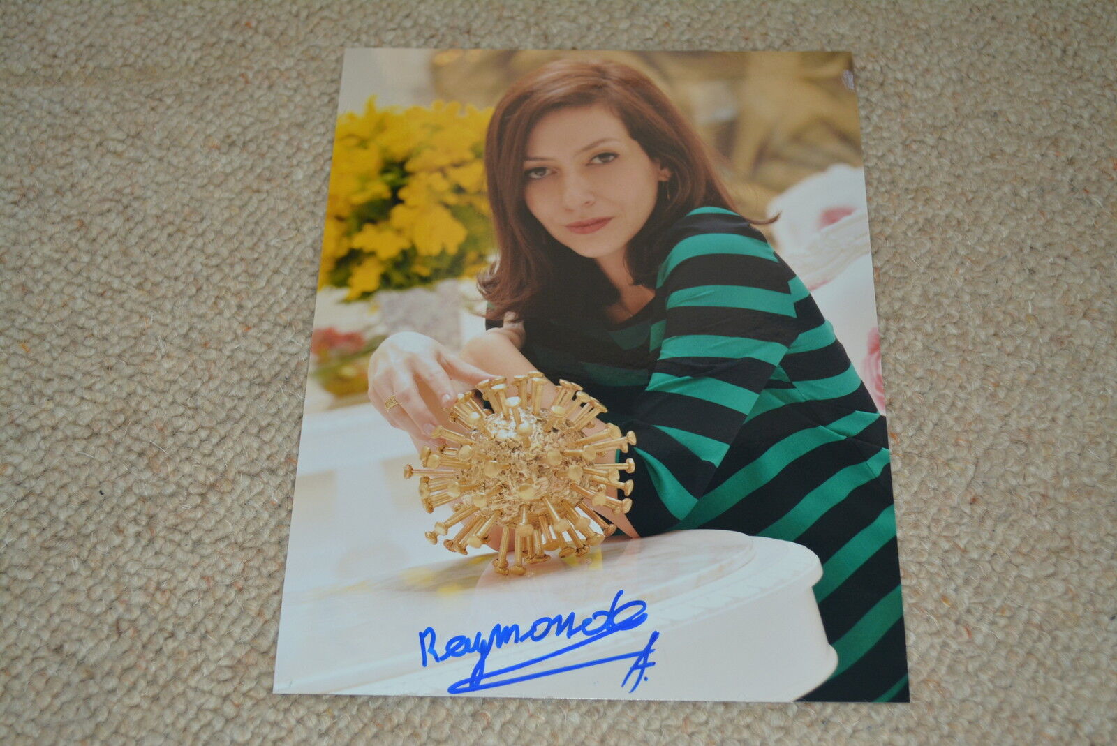 REYMONDE AMSALLEM signed autograph In Person 8x10 (20x25 cm) HOMELAND