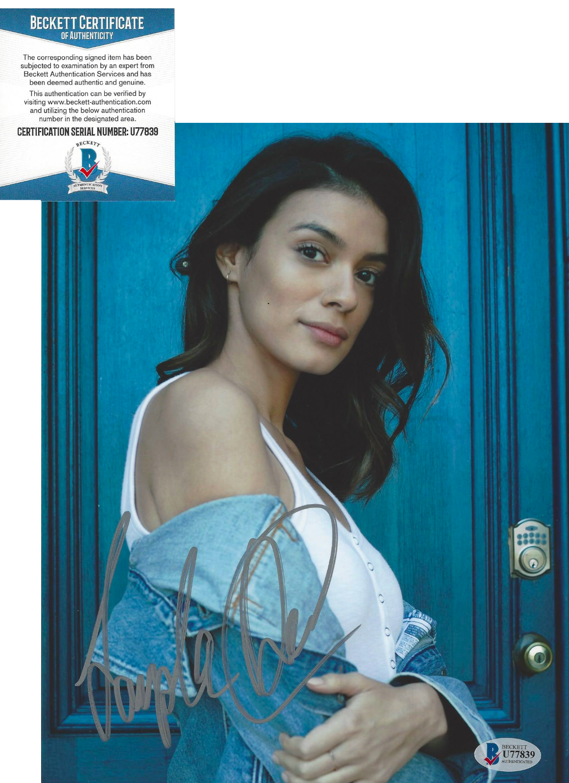 ACTRESS LAYSLA DE OLIVEIRA SIGNED 'LOCKE & KEY' 8x10 Photo Poster painting PROOF BECKETT COA BAS