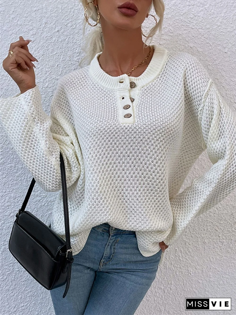 Casual Solid Color Sweater with Round Neck and Buttons