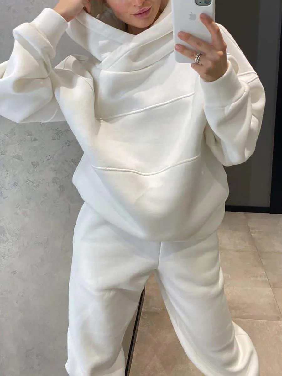 Casual hoodie and sweatpants set