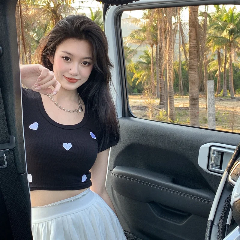 Uveng Uveng Thread Love Embroidery Short Sleeve T Shirt Female Girl High Waist Slim Summer 2024 New Inside With A Short Jacket