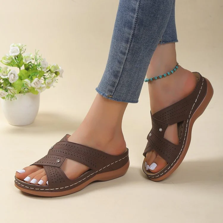 Yyvonne New Cool Drag Female Explosion Slope With Lady Large-Size Slippers Mother Shoes Roman Style Comfortable