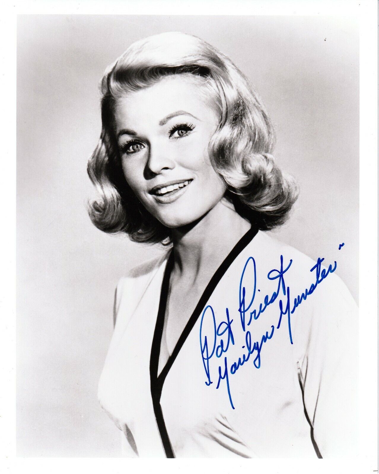 PAT PRIEST as Marilyn Munster signed THE MUNSTERS 8X10 PIC