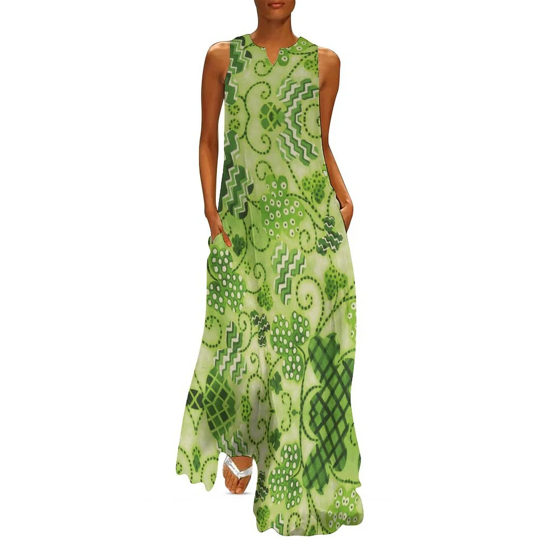 Style & Comfort for Mature Women Plus Size Printed Sleeveless Casual Women Maxi Dress with Pockets in Pattern St. Patrick's Day, Green, Clover, Lucky